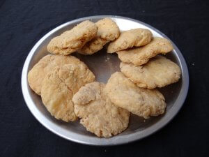 Masala Mathri